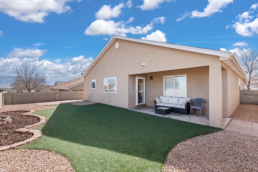 Large Walled fenced back yard with side gate