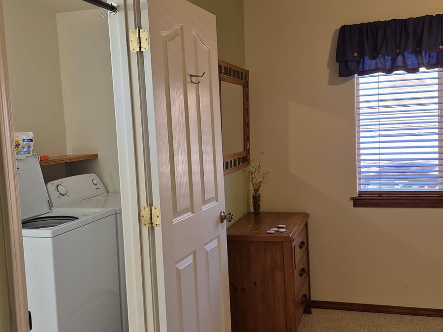 washer/dryer in b2