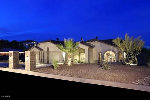 Front View with ample parking2