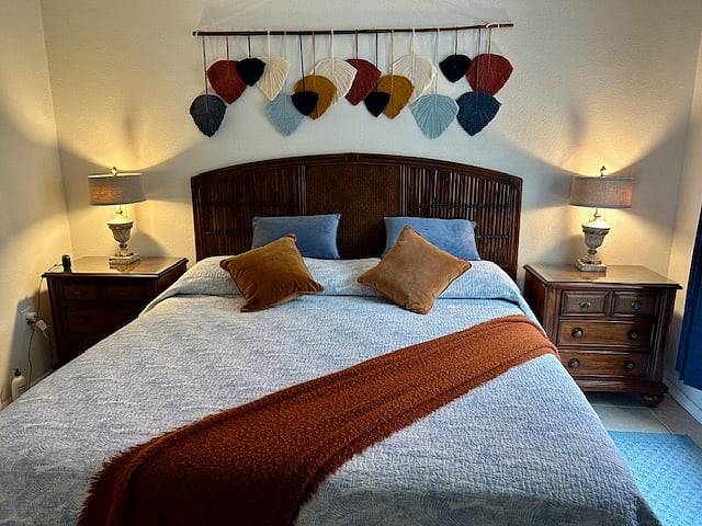 Incredibly comfortable King sized bed.