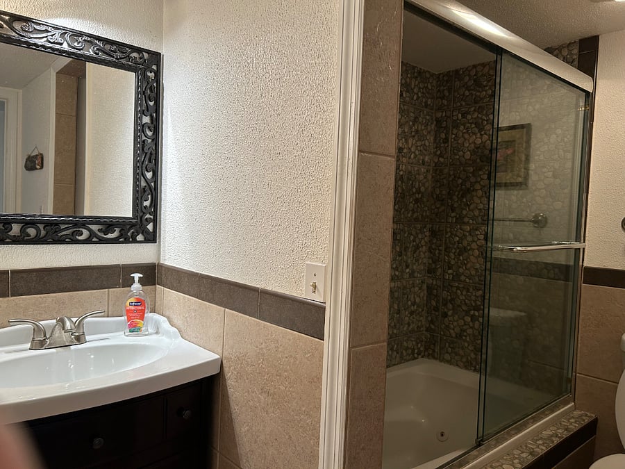 Second full bathroom, this one with jacuzzi tub with excellent pressure!
