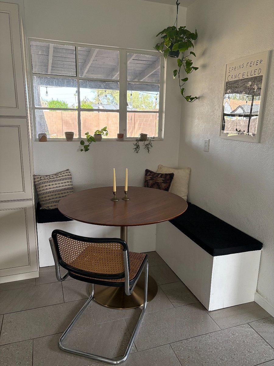 Breakfast nook