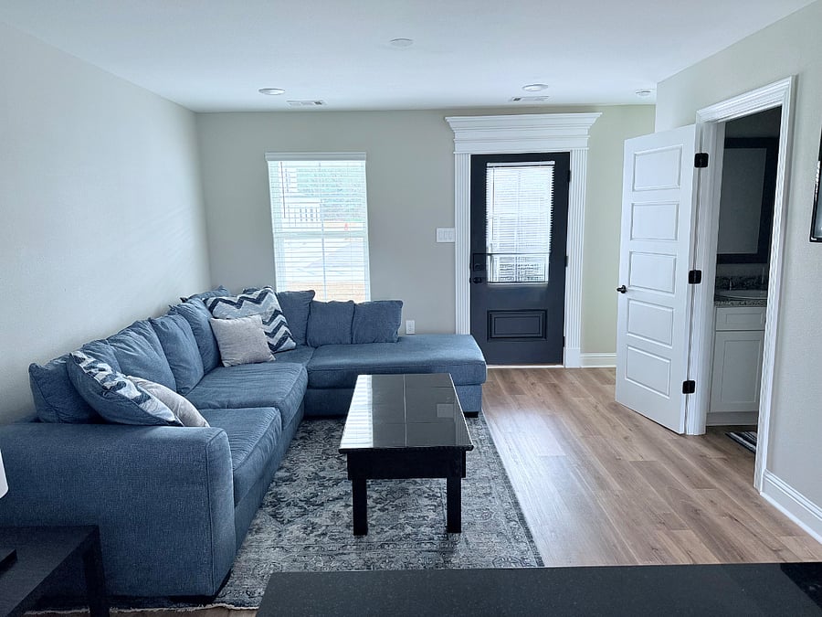 Furnished Finder property 815200_1 photo 3