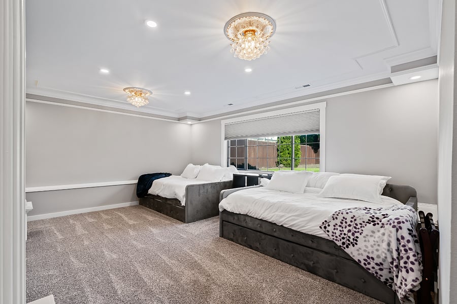 Downstairs bedroom
