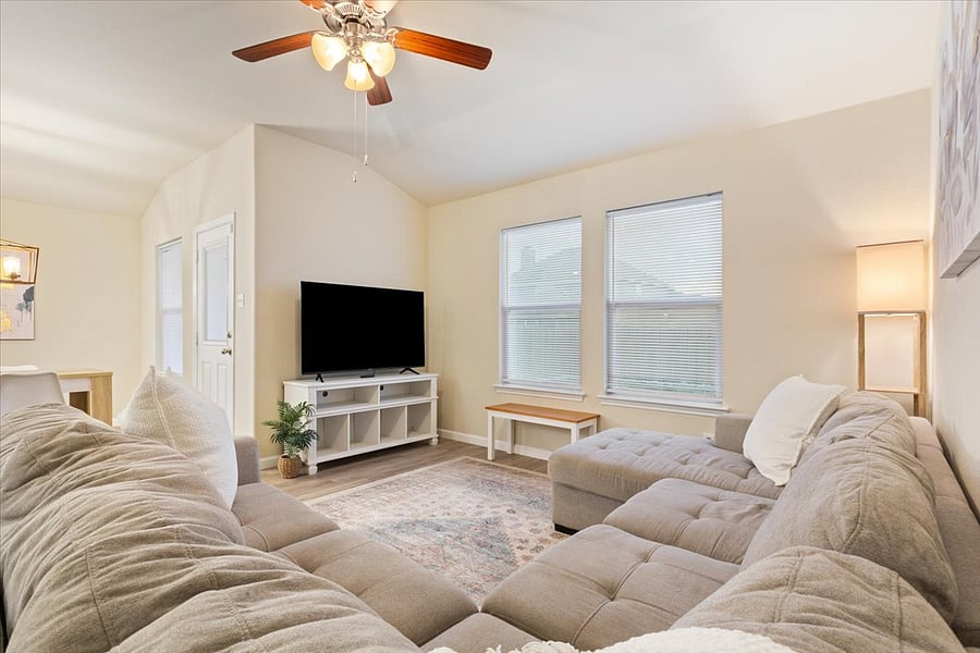 Furnished Finder property 815316_1 photo 3
