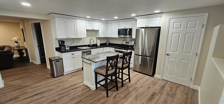 Kitchen W/ Island and pantry