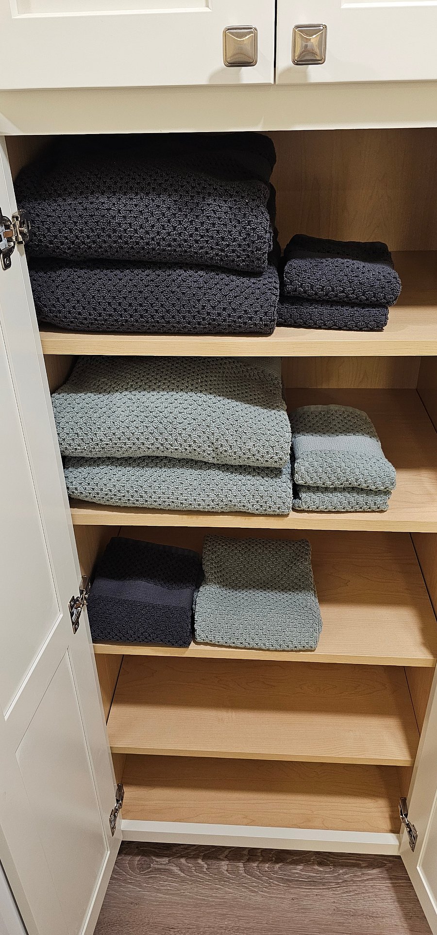 Towels, sheets and blankets all furnished