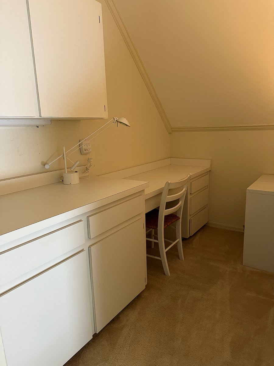2nd Floor Dest/Office Area