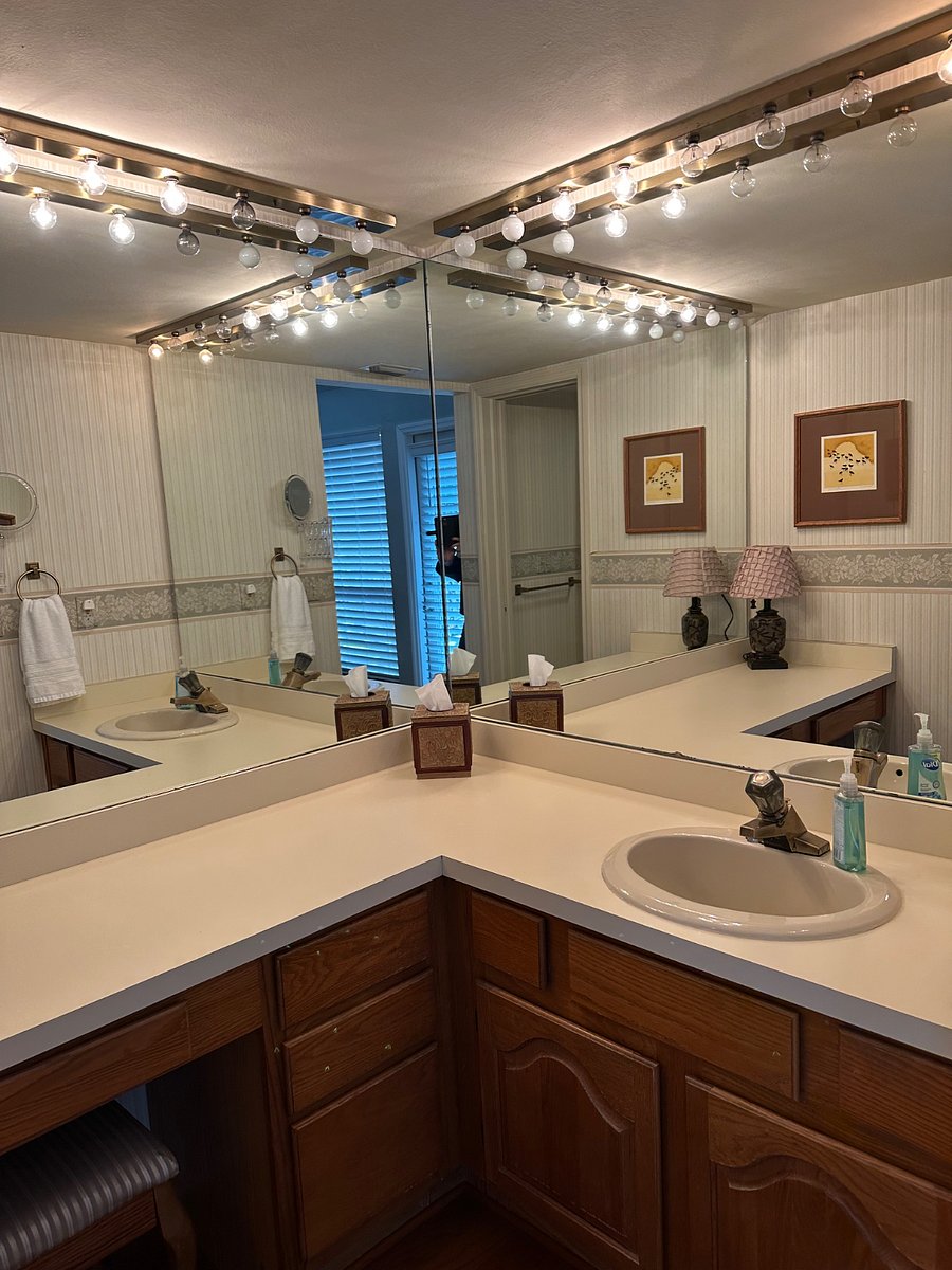Master Ensuite Full Bath with Tub and Shower