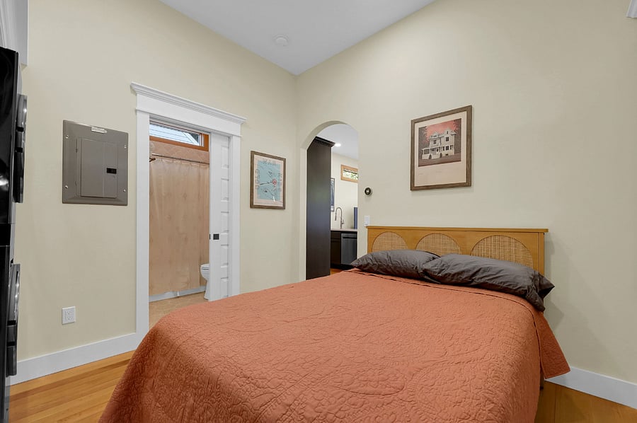 Furnished Finder property 815544_1 photo 17