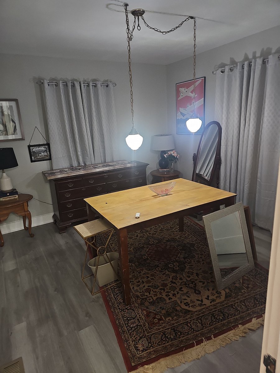 Walk-in dressing room. Can be converted to office or 2nd bedroom or combination therewith.