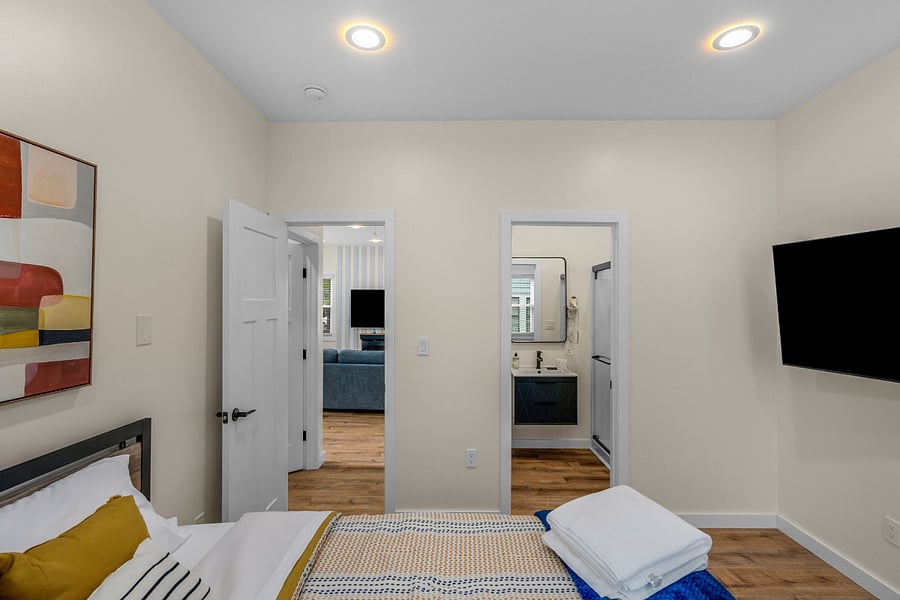 Master bedroom #3
55'' TV