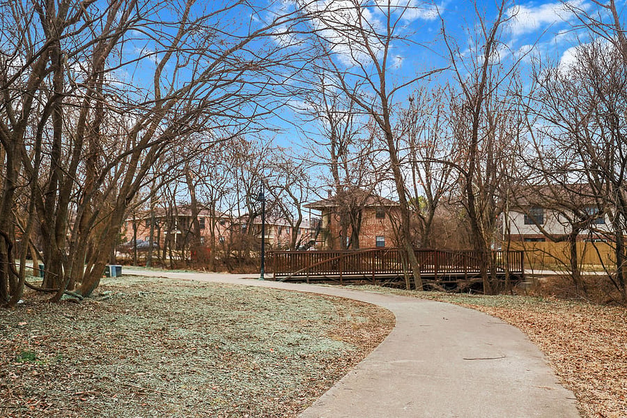 2 min walk to the Razorback Greenway which takes you straight to downtown or all the way to Bentonville!