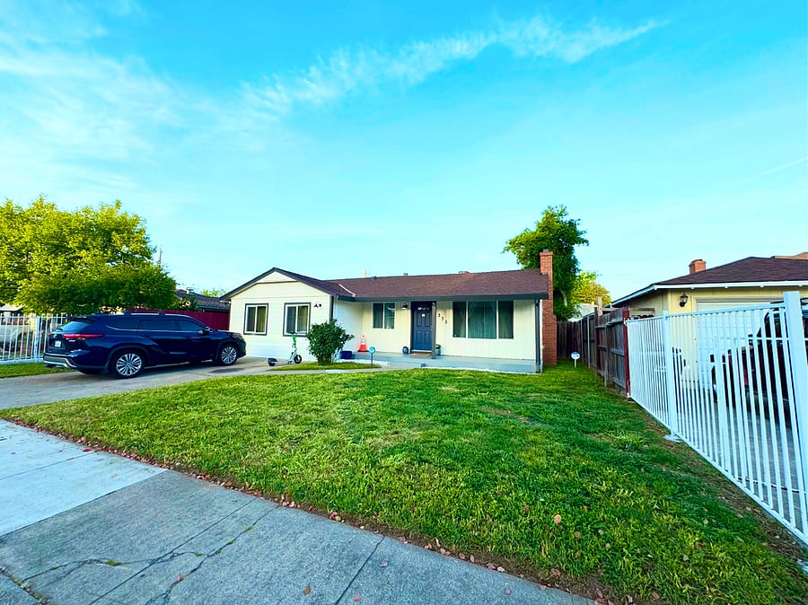 Driveway can park up to 3 cars!