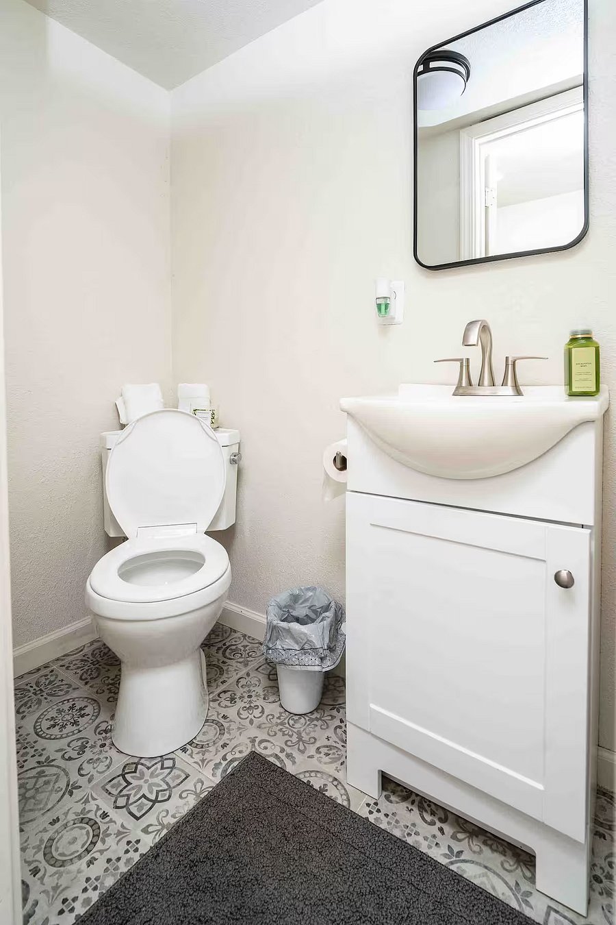 Furnished Finder property 815951_1 photo 25