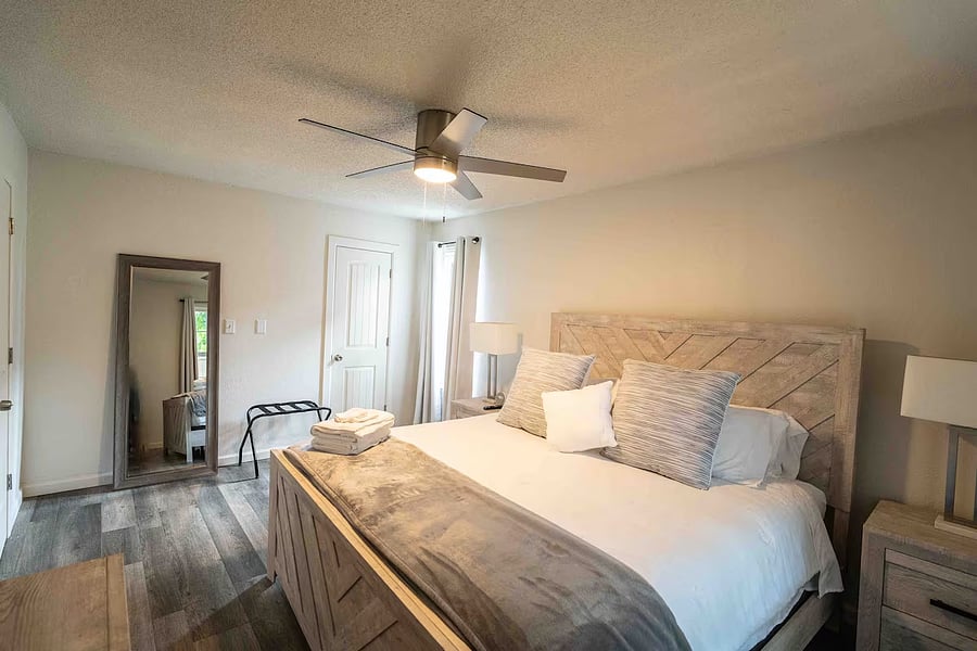 Furnished Finder property 815951_1 photo 18