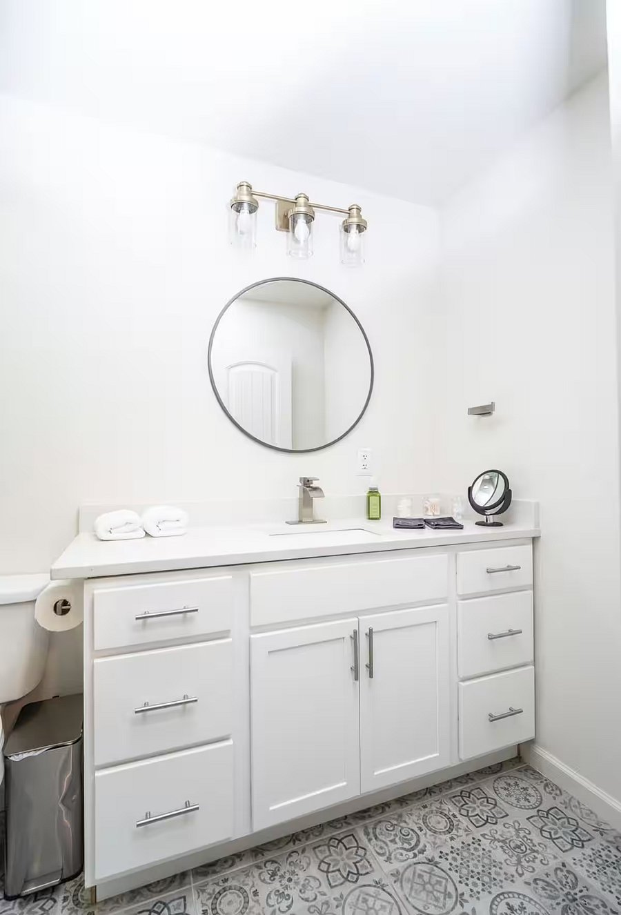 Furnished Finder property 815951_1 photo 28