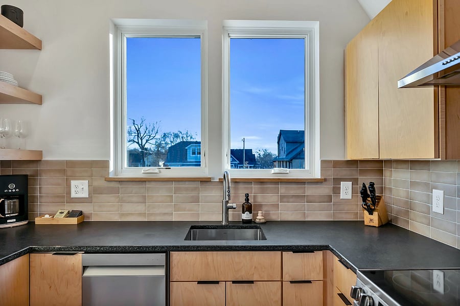 Furnished Finder property 815983_1 photo 18