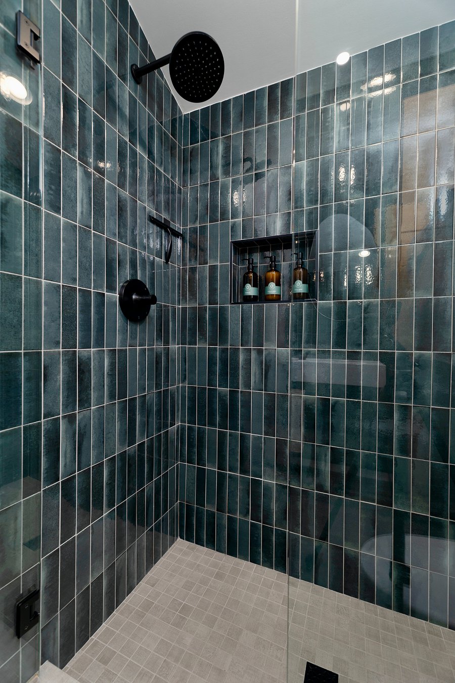 Furnished Finder property 815983_1 photo 40
