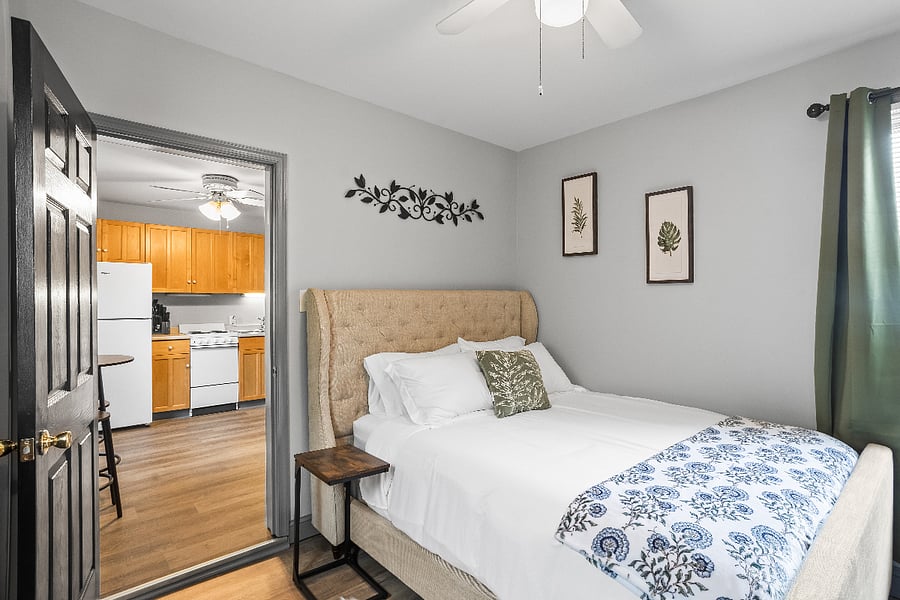 Furnished Finder property 816002_1 photo 7