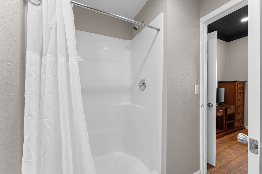 Furnished Finder property 816026_1 photo 15