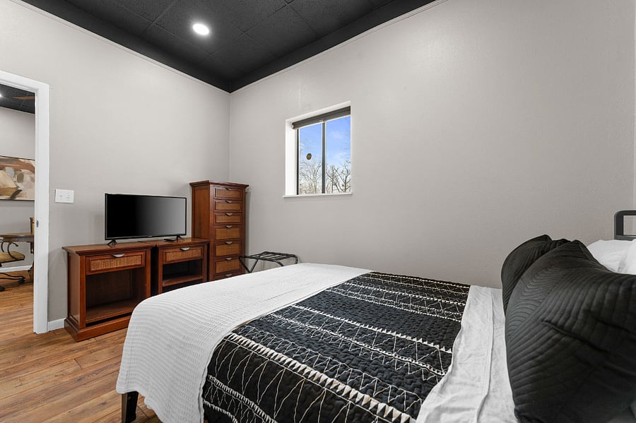 Furnished Finder property 816026_1 photo 17