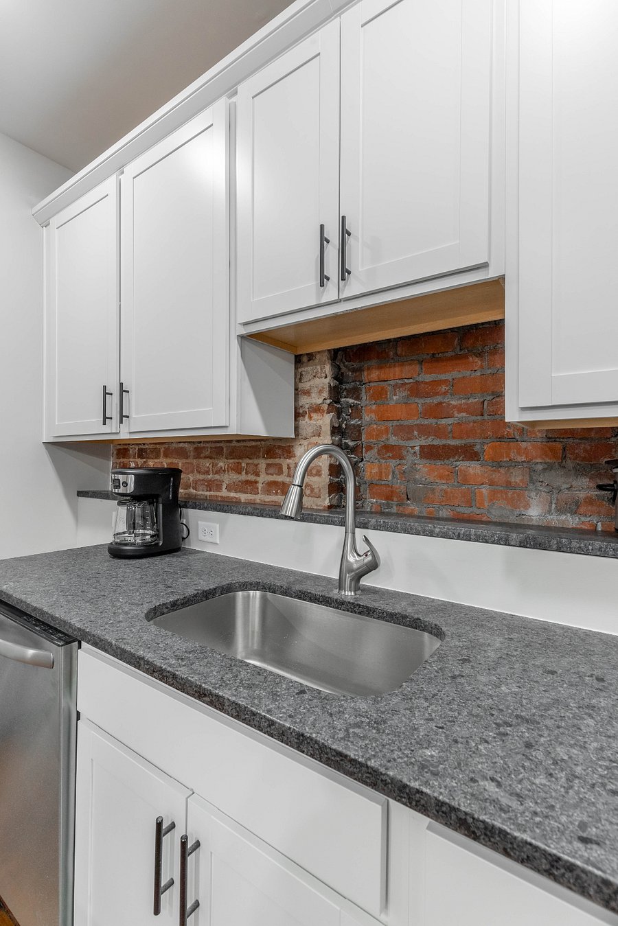 Furnished Finder property 816085_3 photo 24