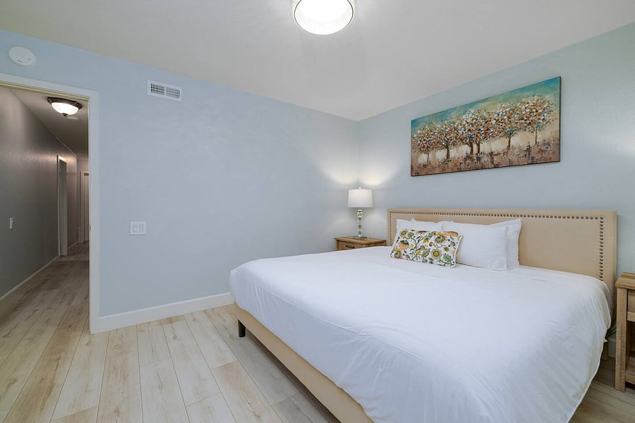 King bed in bedroom #2