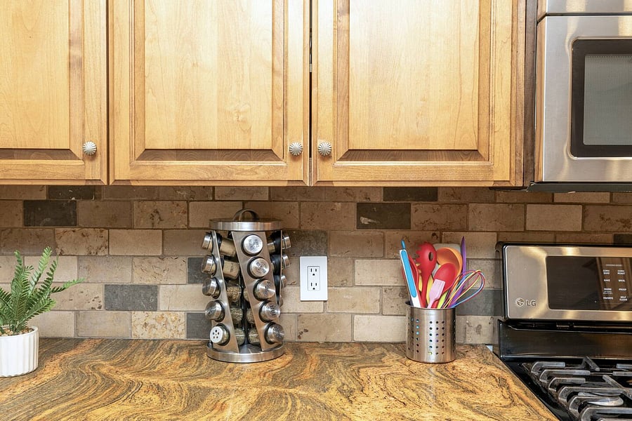 Fully upgraded kitchen with top of line appliances, utensils and cutlery