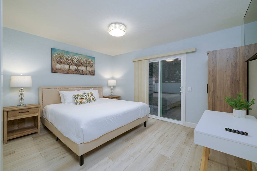 King bed in bedroom #2
