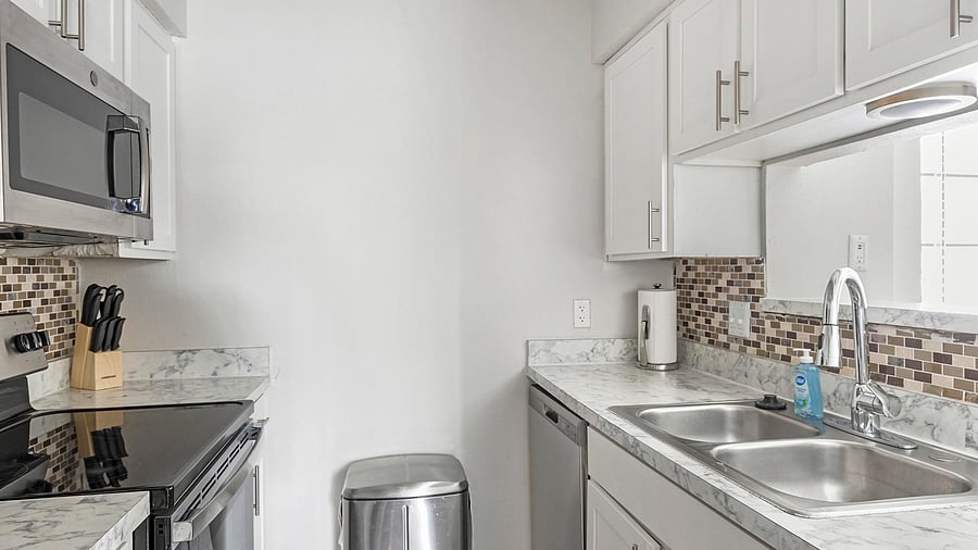 Furnished Finder property 816562_10 photo 6