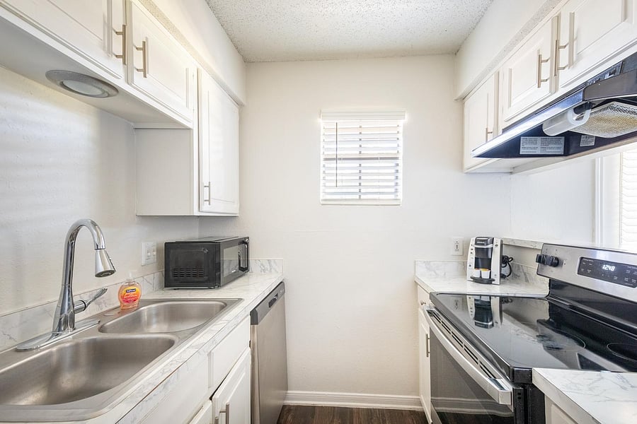 Furnished Finder property 816562_4 photo 6