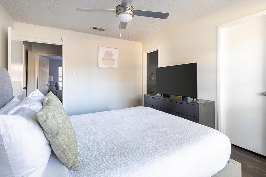 Furnished Finder property 816562_4 photo 16