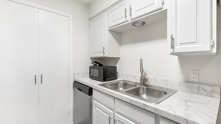 Furnished Finder property 816562_7 photo 6