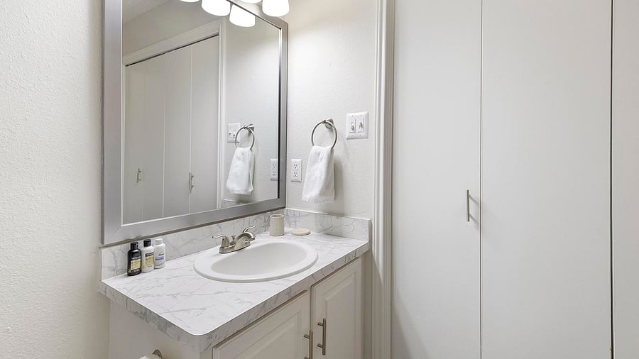 Furnished Finder property 816562_9 photo 12