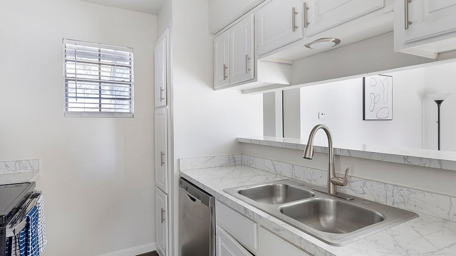 Furnished Finder property 816562_9 photo 6