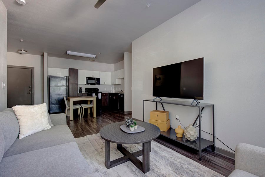 Furnished Finder property 816564_11 photo 4