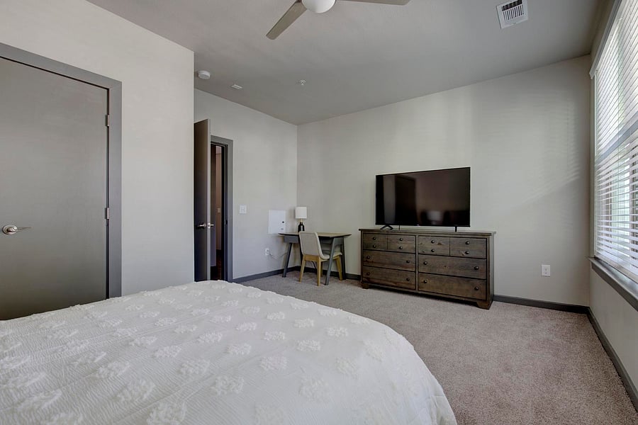Furnished Finder property 816564_11 photo 15