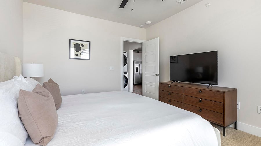 Furnished Finder property 816565_15 photo 17
