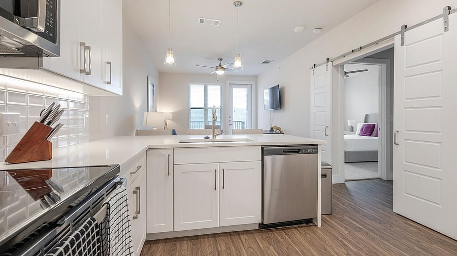 Furnished Finder property 816565_18 photo 7