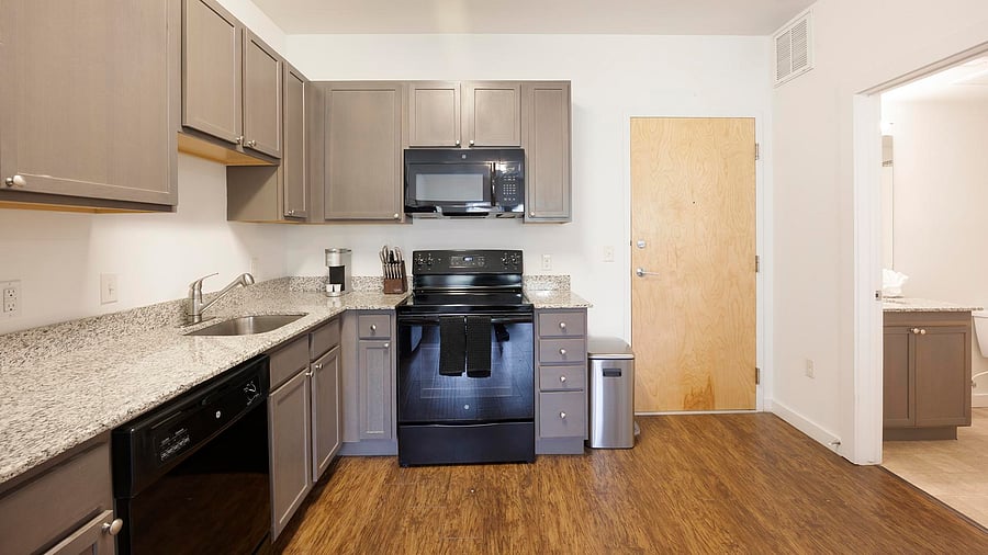 Furnished Finder property 816570_11 photo 5