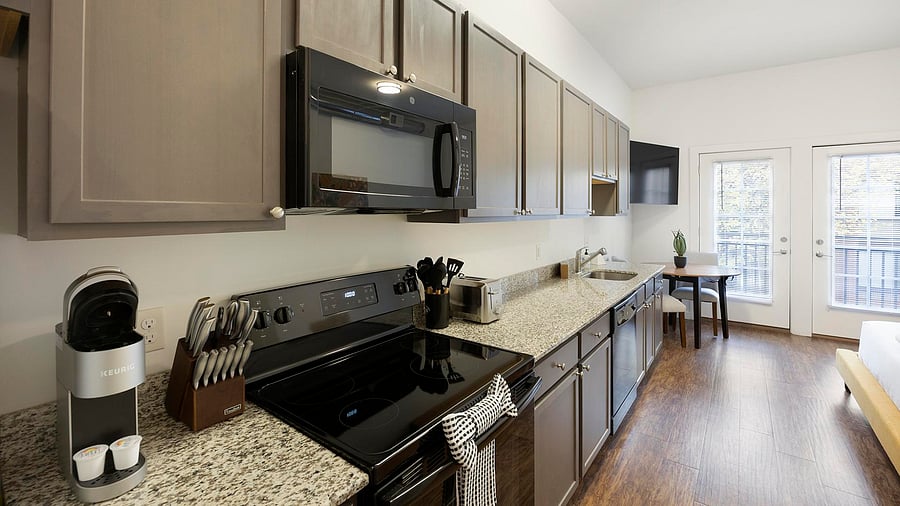Furnished Finder property 816570_15 photo 5