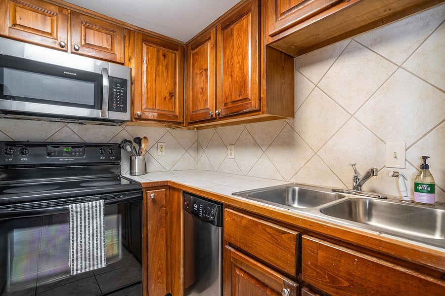 Furnished Finder property 816571_2 photo 10