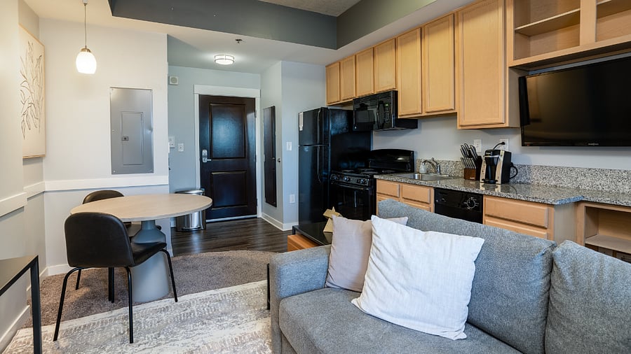 Furnished Finder property 816581_10 photo 6