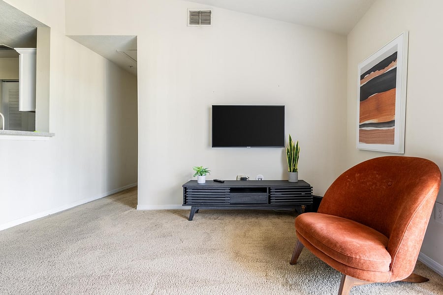 Furnished Finder property 816587_13 photo 5