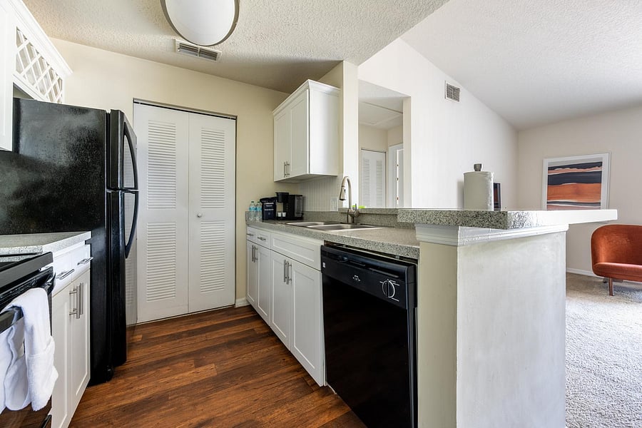 Furnished Finder property 816587_13 photo 11
