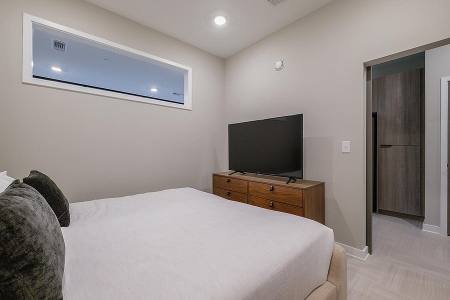 Furnished Finder property 816594_18 photo 12