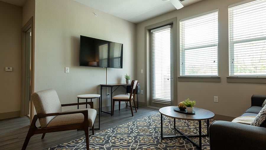 Furnished Finder property 816596_14 photo 5