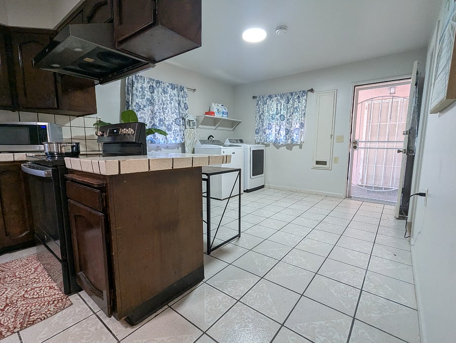 Furnished Finder property 816630_3 photo 7
