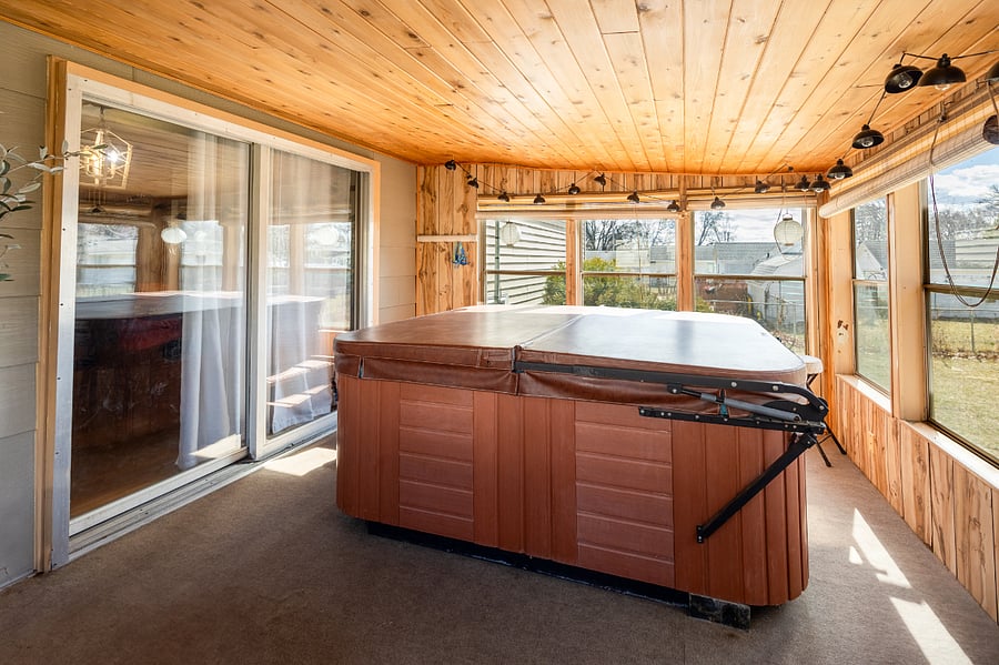 Hot tub